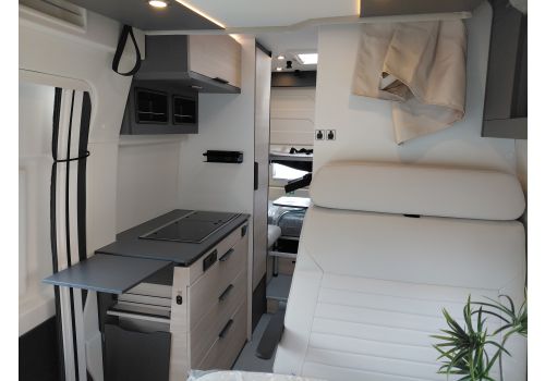 Camper Van DREAMER CamperFive Fun + en Sale Occasion