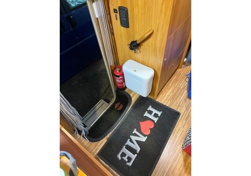 Low Profile Motorhome BURSTNER Primero T580 en Sale Occasion