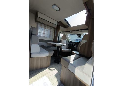 Low Profile Motorhome ROLLER TEAM Kronos 265 TL Selekt en Sale Occasion