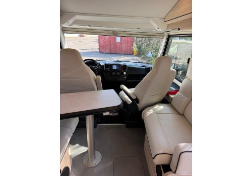 Integral Motorhome RAPIDO Rápido 8096DF modelo 2025 en Sale Occasion