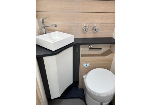 Integral Motorhome RAPIDO Rápido 8096DF modelo 2025 en Sale Occasion