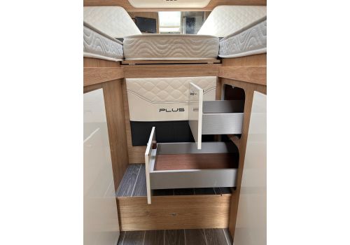 Integral Motorhome ROLLER TEAM Zefiro Plus 284 en Sale Occasion