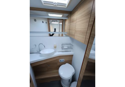Integral Motorhome ADRIA Sonic Supreme i710DC en Sale Occasion