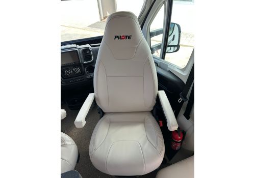 Low Profile Motorhome PILOTE P746 Expression en Sale Occasion