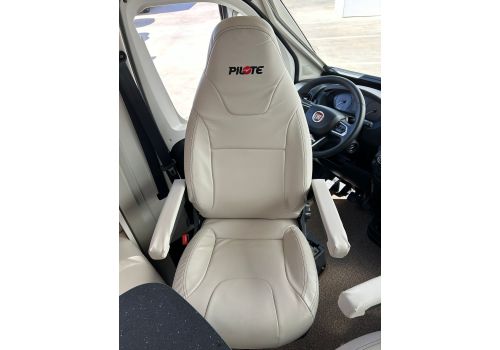 Low Profile Motorhome PILOTE P746 Expression en Sale Occasion