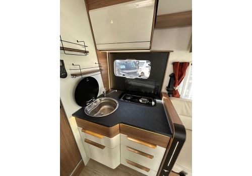 Low Profile Motorhome PILOTE P746 Expression en Sale Occasion