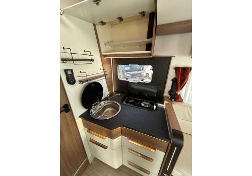 Low Profile Motorhome PILOTE P746 Expression en Sale Occasion