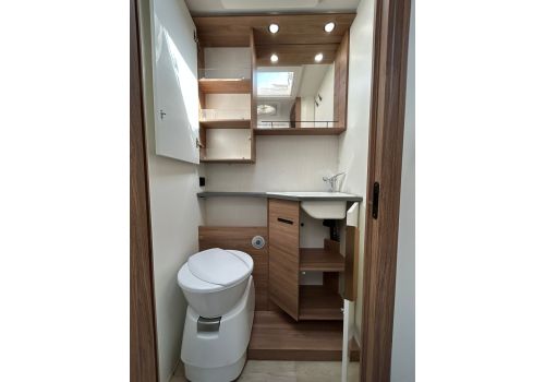 Low Profile Motorhome PILOTE P746 Expression en Sale Occasion