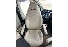 Low Profile Motorhome PILOTE P746 Expression en Sale Occasion