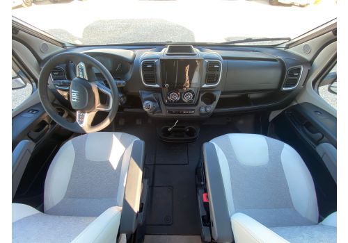 Low Profile Motorhome DETHLEFFS Dethleffs Just T 7052 DBM en Rent