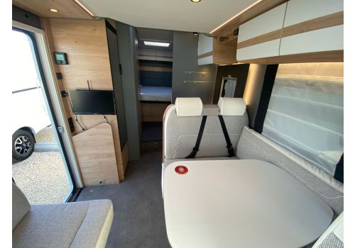 Low Profile Motorhome DETHLEFFS Dethleffs Just T 7052 DBM en Rent