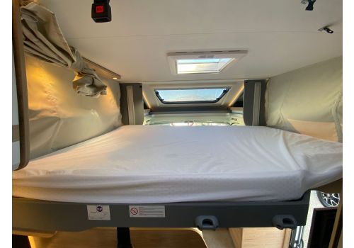 Low Profile Motorhome DETHLEFFS Dethleffs Just T 7052 DBM en Rent