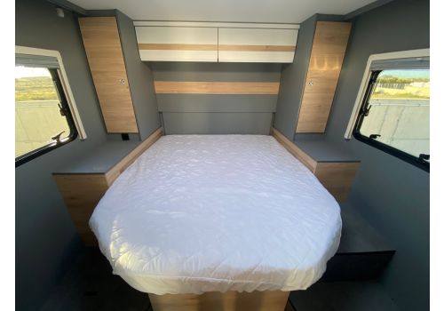 Low Profile Motorhome DETHLEFFS Dethleffs Just T 7052 DBM en Rent