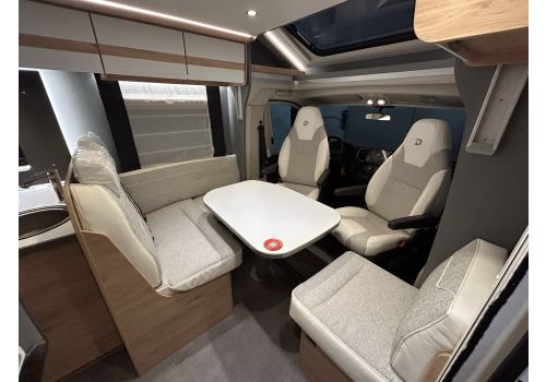 Low Profile Motorhome DETHLEFFS Just Camp T7052 DBM en Rent