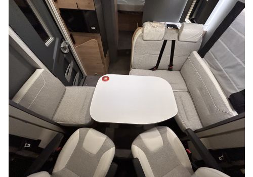 Low Profile Motorhome DETHLEFFS Just Camp T7052 DBM en Rent