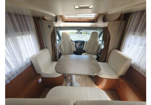 Low Profile Motorhome CHAUSSON Sweet Maxy en Sale Occasion
