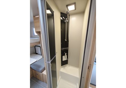 Low Profile Motorhome ITINEO PS740 en Catalog