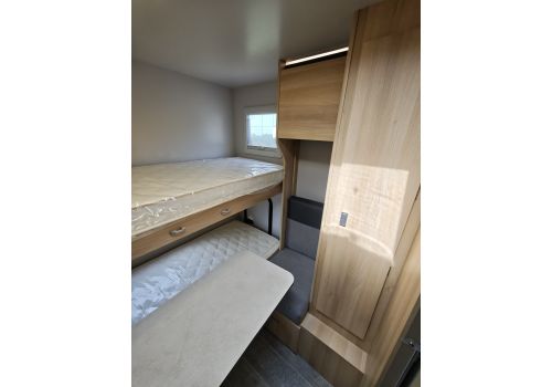 Low Profile Motorhome ITINEO PS740 en Catalog