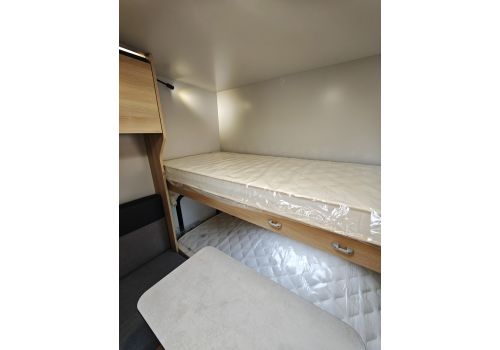 Low Profile Motorhome ITINEO PS740 en Catalog