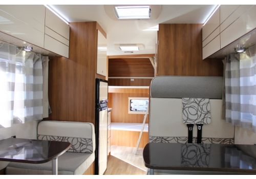 Capuchina Motorhome RIMOR Katamarano 9 en Sale Occasion