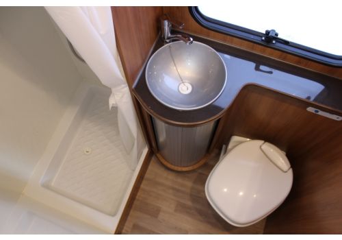 Capuchina Motorhome RIMOR Katamarano 9 en Sale Occasion