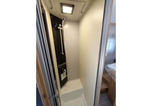 Low Profile Motorhome ITINEO PM740 en Catalog