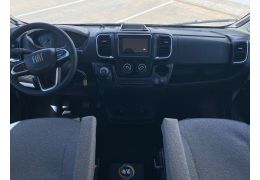 Low Profile Motorhome SUNLIGHT T 68 en Rent