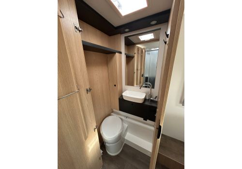 Low Profile Motorhome SUNLIGHT T 690 L Adventure Edition en Sale Occasion