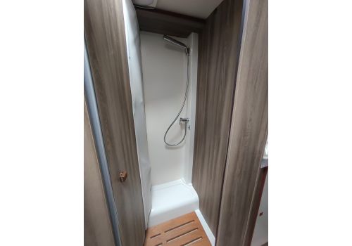 Low Profile Motorhome ROLLER TEAM Kronos 285TL en Sale Occasion