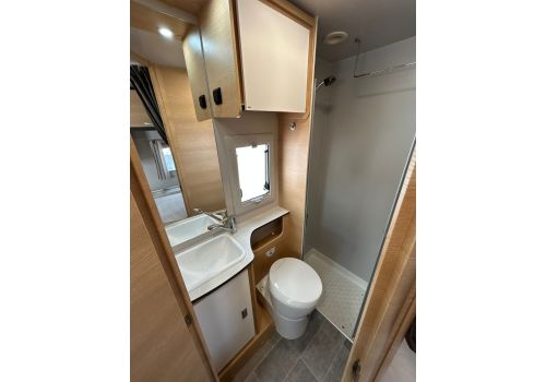 Low Profile Motorhome GIOTTILINE SIENA 330 en Sale Occasion