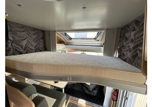 Low Profile Motorhome GIOTTILINE SIENA 330 en Sale Occasion