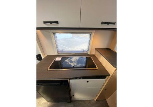 Low Profile Motorhome SUNLIGHT V66 en Rent