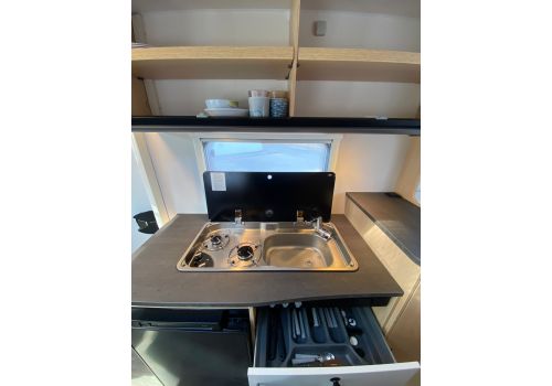 Low Profile Motorhome SUNLIGHT V66 en Rent