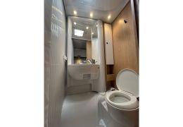 Low Profile Motorhome SUNLIGHT V66 en Rent