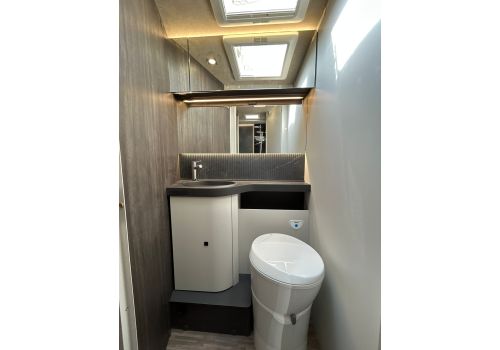 Integral Motorhome MOBILVETTA KEA i 90 en Sale Occasion
