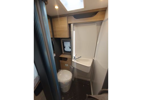 Camper Van DETHLEFFS Globetrail 640 DS en Catalog