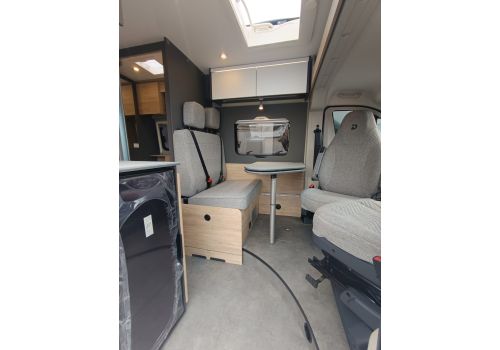 Camper Van DETHLEFFS Globetrail 640 DS en Catalog