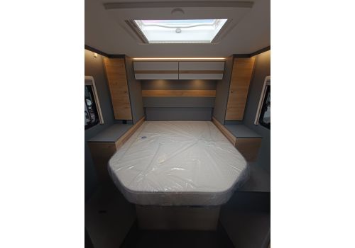 Low Profile Motorhome DETHLEFFS Just Camp T 7052 DBL en Catalog