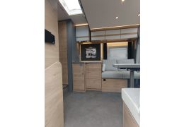 Low Profile Motorhome DETHLEFFS Just Camp T 7052 DBL en Catalog