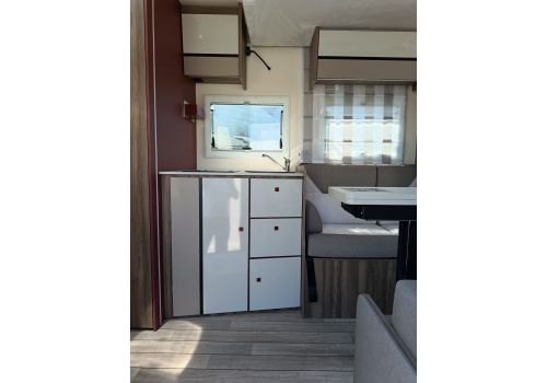 Low Profile Motorhome ROLLER TEAM Kronos 267 TL Spring Edition en Catalog