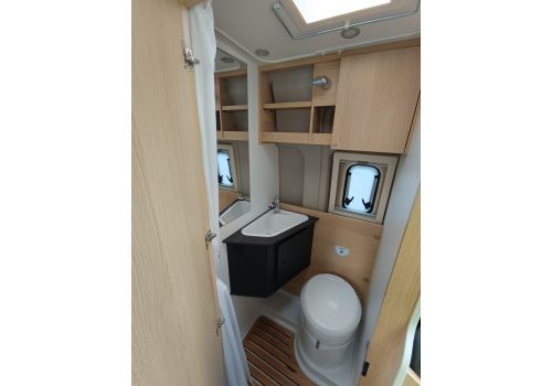 Camper Van SUNLIGHT Cliff 540 en Rent