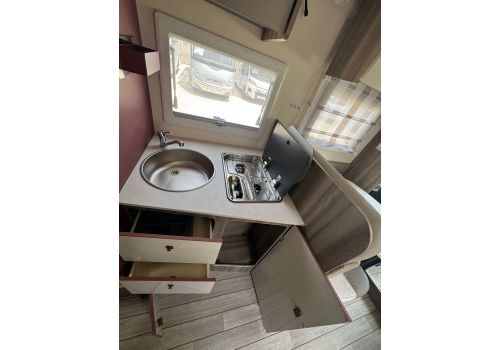 Low Profile Motorhome ROLLER TEAM Kronos 265 TL en Catalog