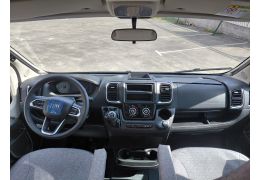 Low Profile Motorhome SUNLIGHT T 58 en Rent