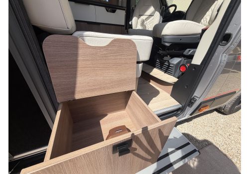 Camper Van RAPIDO V64 en Catalog