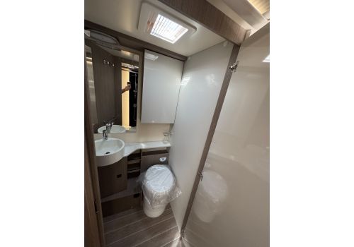 Low Profile Motorhome ROLLER TEAM Zefiro 267 TL en Catalog