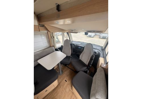 Integral Motorhome HYMER B 680 MC en Sale Occasion