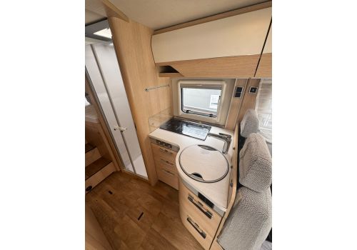 Integral Motorhome HYMER B 680 MC en Sale Occasion