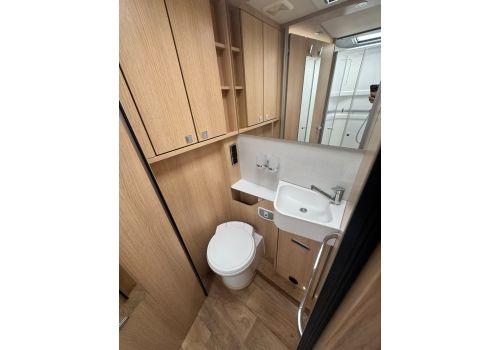 Integral Motorhome HYMER B 680 MC en Sale Occasion