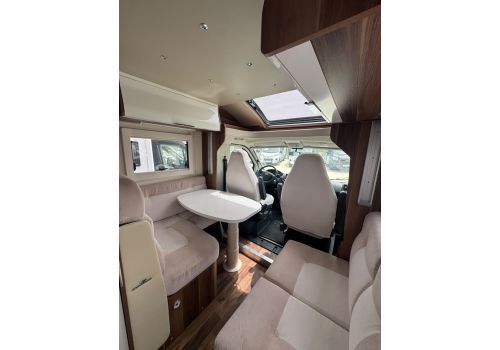 Low Profile Motorhome ROLLER TEAM Zefiro 282 TL en Sale Occasion