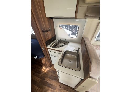 Low Profile Motorhome ROLLER TEAM Zefiro 282 TL en Sale Occasion